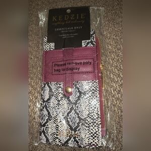 Kedzie Anything But Ordinary Essentials Only Zippered Wallet in Pretty In Python